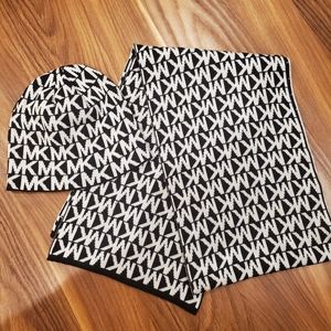 Michael Kors Hat & Neck Scarf Set